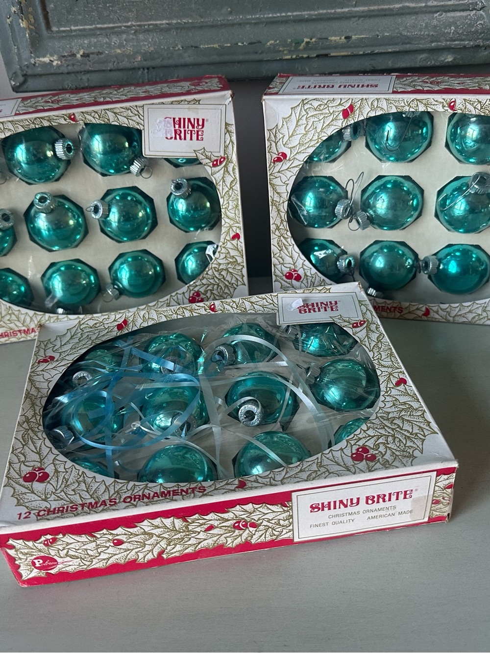Lot Vintage shiny brite ornaments with boxes teal
